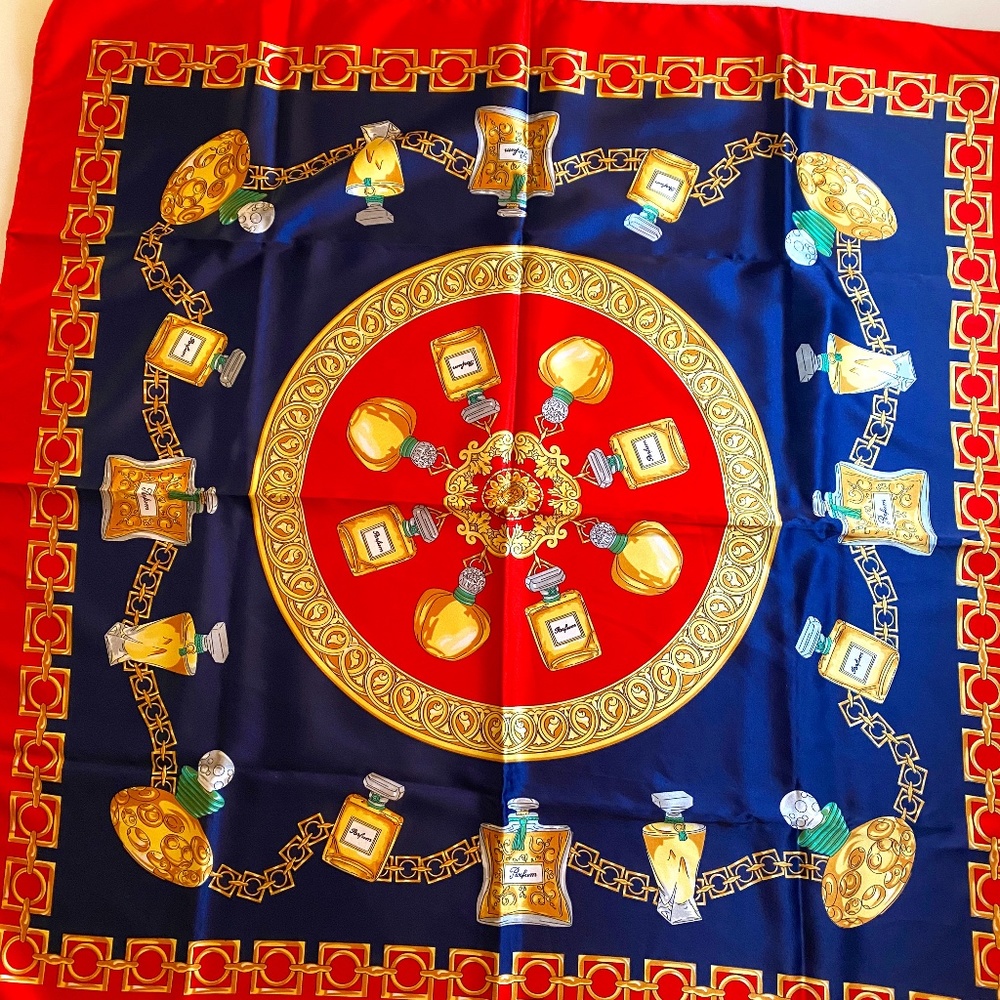 Vintage Art of the Scarf - Perfumes